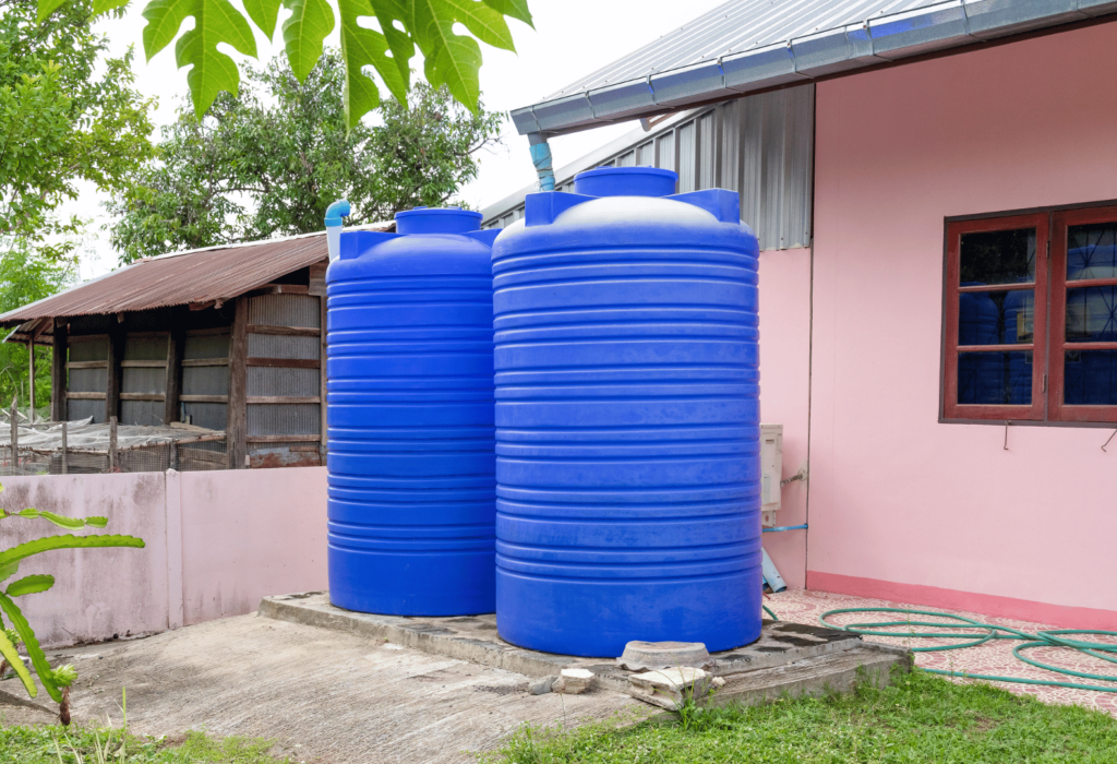 ถังเก็บน้ำและระบบกรองน้ำฝนตามชุมชน